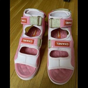 Chanel 2021 pink goatskin sandals 40C fits 39-39.5